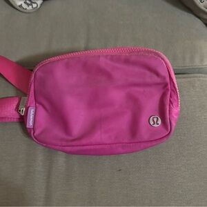 Sonic Pink Lululemon Belt Bag💗